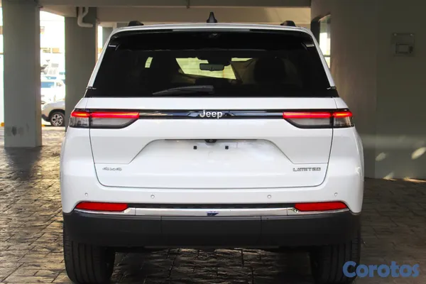 2026 Jeep Cherokee — foto 8 / 12