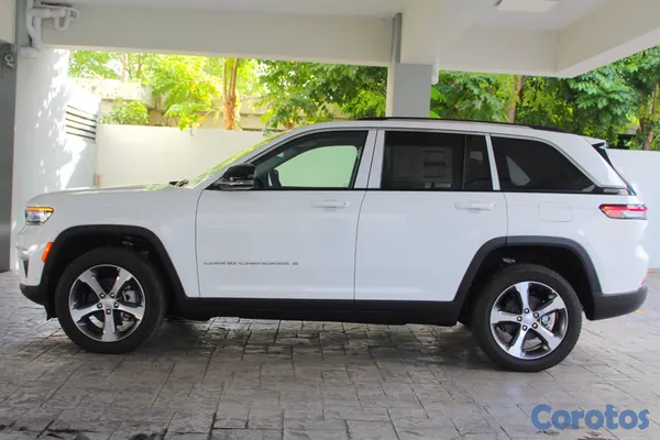 2026 Jeep Cherokee — foto 9 / 12