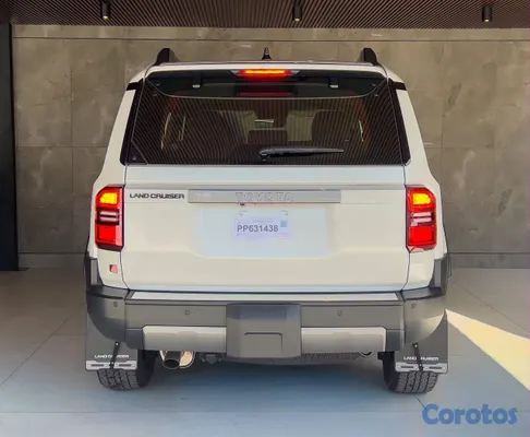 2027 Toyota Land Cruiser Prado — foto 4 / 12