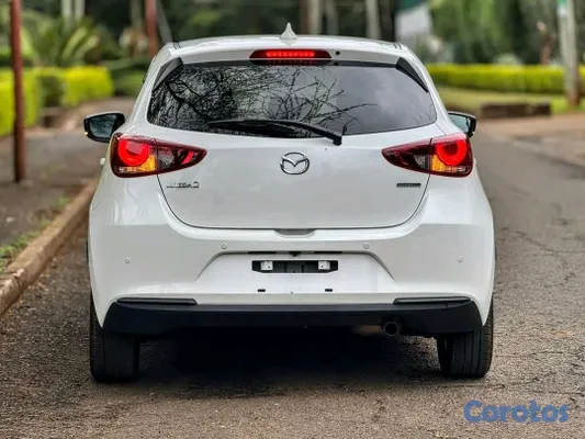 2021 Mazda 2 — foto 4 / 9