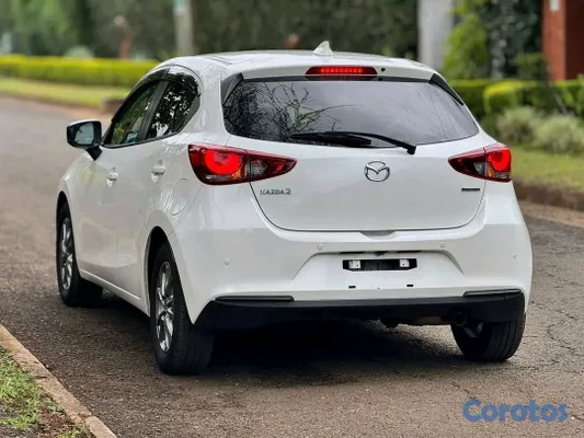 2021 Mazda 2 — foto 5 / 9
