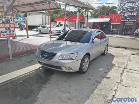 2010 Hyundai Sonata — foto 4 / 4