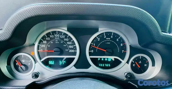 2010 Jeep Wrangler — foto 2 / 7