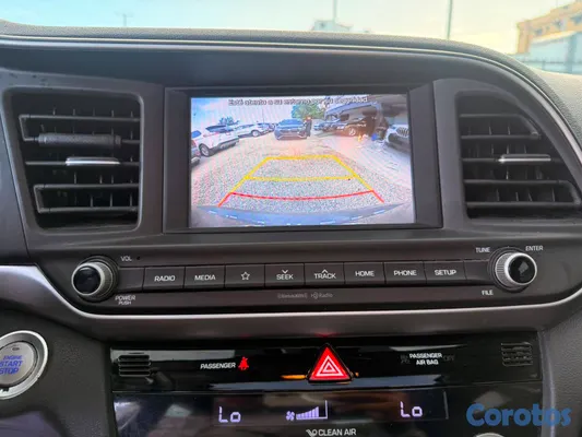 2020 Hyundai Elantra — foto 6 / 8