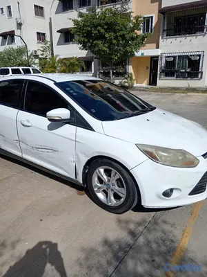 2013 Ford Focus — foto 4 / 6