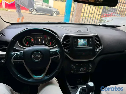 2017 Jeep Cherokee Latitude — foto 5 / 14