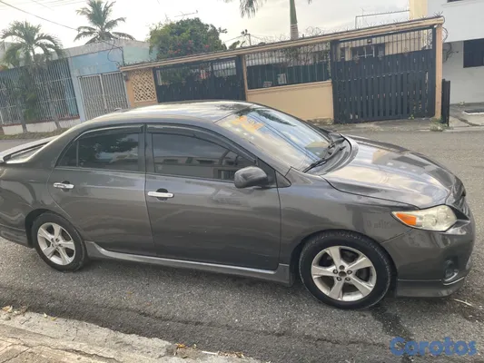 2013 Toyota Corolla — foto 3 / 4