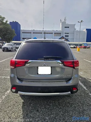 2016 Mitsubishi Outlander — foto 6 / 11
