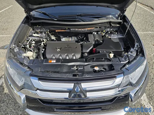 2016 Mitsubishi Outlander — foto 11 / 11