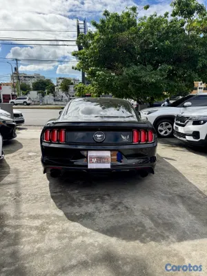 2015 Ford Mustang — foto 7 / 13