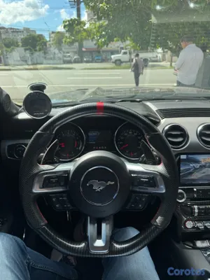 2015 Ford Mustang — foto 11 / 13