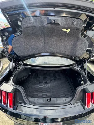 2015 Ford Mustang — foto 12 / 13