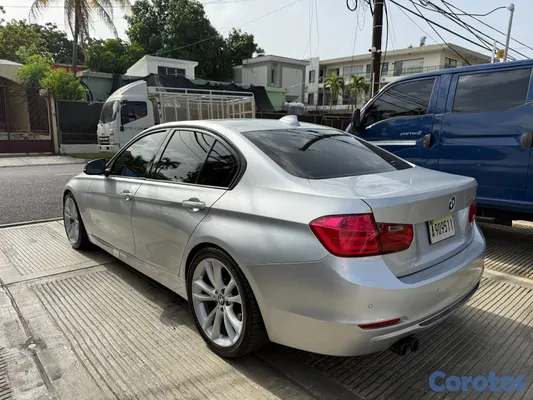 2012 BMW Serie 3 — foto 8 / 11