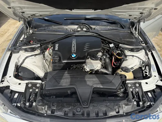 2012 BMW Serie 3 — foto 9 / 11
