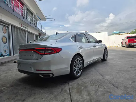 2018 Hyundai Grandeur — foto 5 / 12