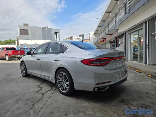 2018 Hyundai Grandeur — foto 6 / 12