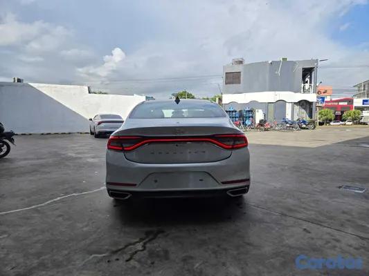 2018 Hyundai Grandeur — foto 7 / 12