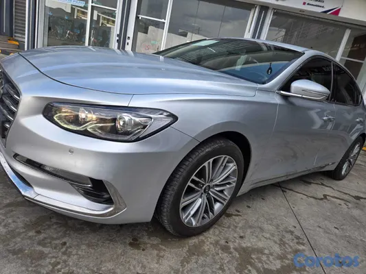 2018 Hyundai Grandeur — foto 9 / 12