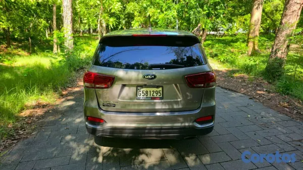 2019 Kia Sorento — foto 8 / 10