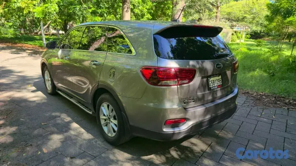 2019 Kia Sorento — foto 9 / 10