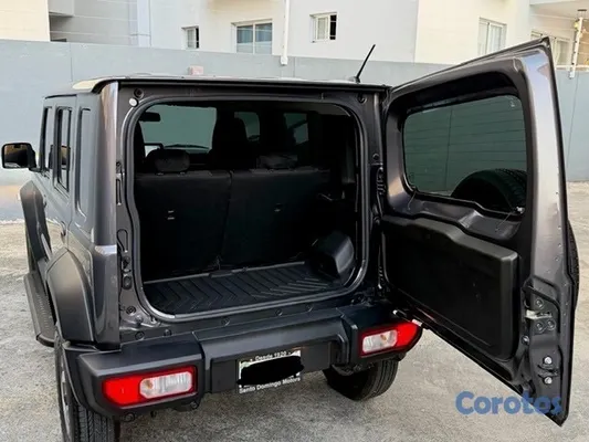 2025 Suzuki Jimny — foto 6 / 13