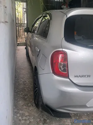2015 Nissan March — foto 3 / 4