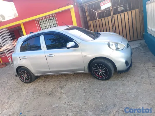 2015 Nissan March — foto 4 / 4