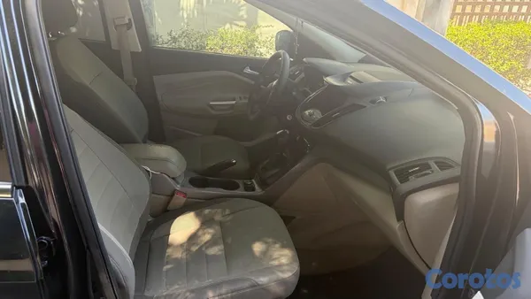 2014 Ford Escape — foto 6 / 9