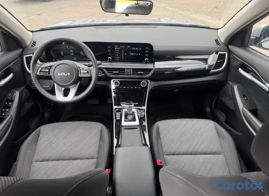 2025 Kia Seltos — foto 4 / 6