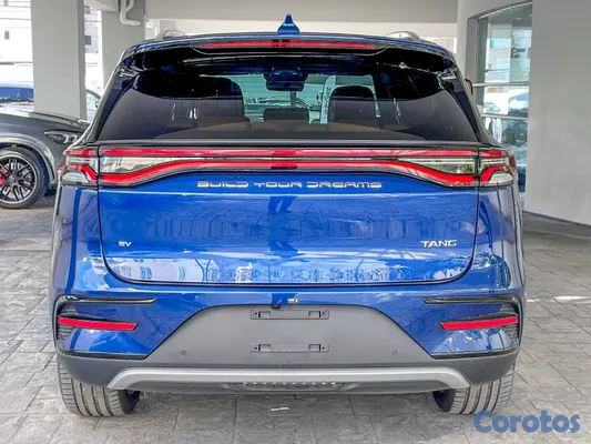 2026 BYD Tang — foto 2 / 13