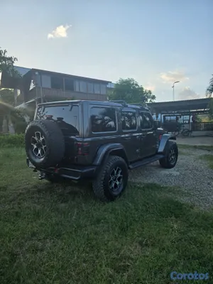 2018 Jeep Sahara — foto 10 / 15