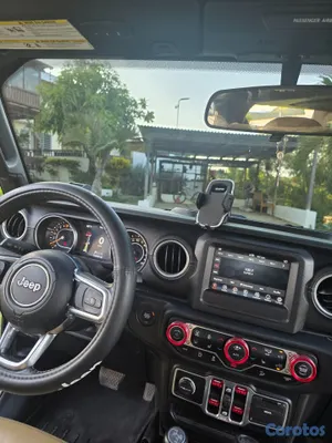 2018 Jeep Sahara — foto 14 / 15