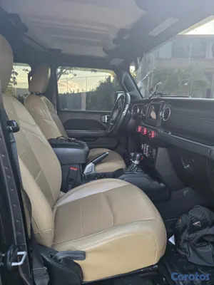 2018 Jeep Sahara — foto 15 / 15