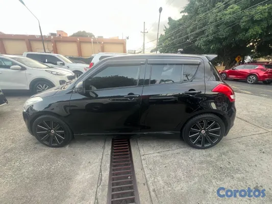 2012 Suzuki Swift — foto 3 / 7