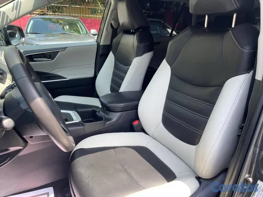 2025 Toyota Rav-4 — foto 7 / 10