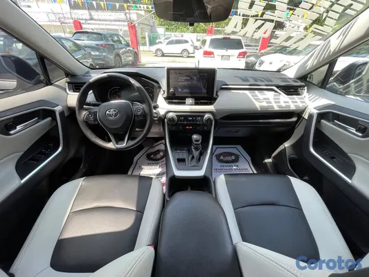 2025 Toyota Rav-4 — foto 9 / 10