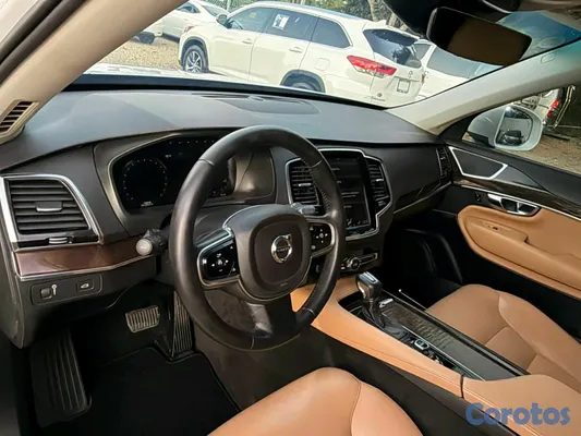 2016 Volvo Xc90 — foto 12 / 16