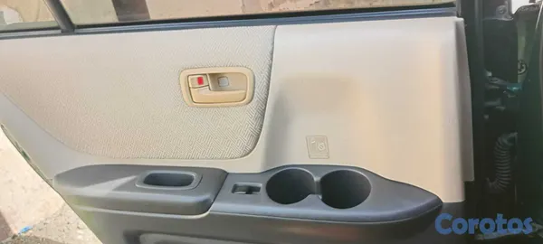 2003 Toyota Highlander — foto 9 / 12