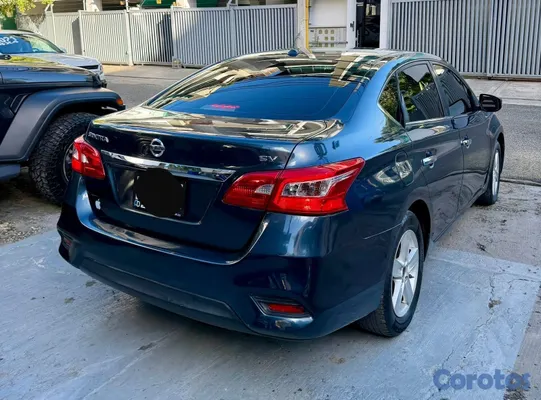 2016 Nissan Sentra — foto 2 / 11