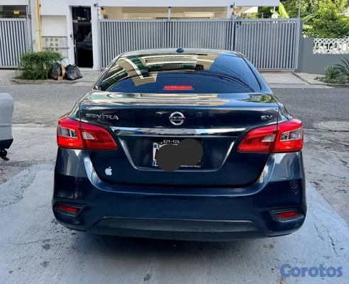 2016 Nissan Sentra — foto 8 / 11