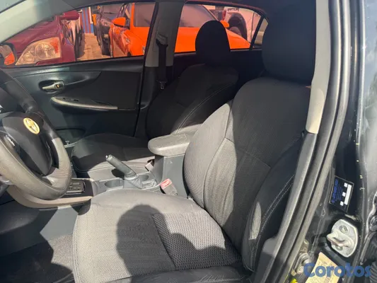 2013 Toyota Corolla — foto 5 / 10