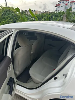 2012 Honda Civic — foto 8 / 9
