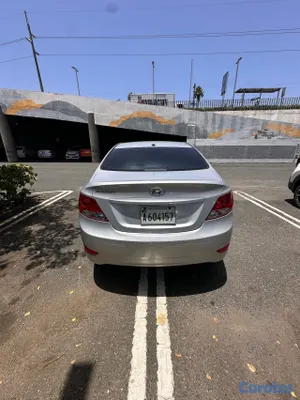 2014 Hyundai Accent — foto 6 / 9