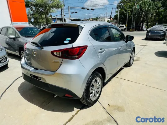 2019 Mazda Demio — foto 4 / 10