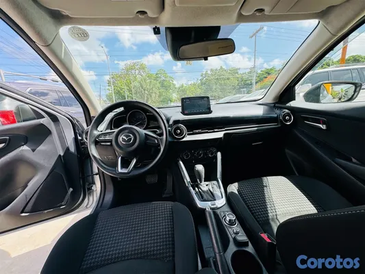 2019 Mazda Demio — foto 6 / 10