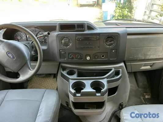 2012 Ford Econoline — foto 3 / 6