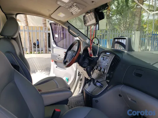 2015 Hyundai Grand Starex — foto 9 / 11