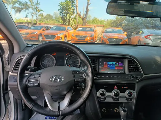 2019 Hyundai Avante — foto 9 / 10