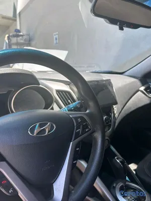 2012 Hyundai hiunday veloster — foto 4 / 8
