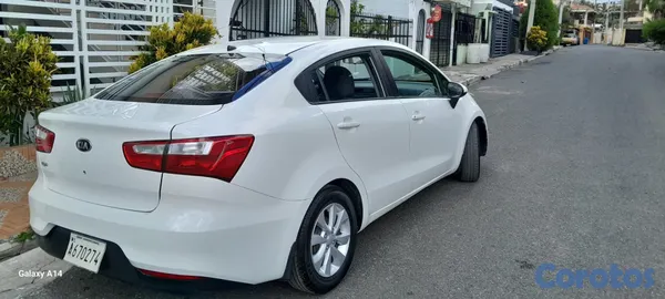 2016 Kia Rio — foto 2 / 4